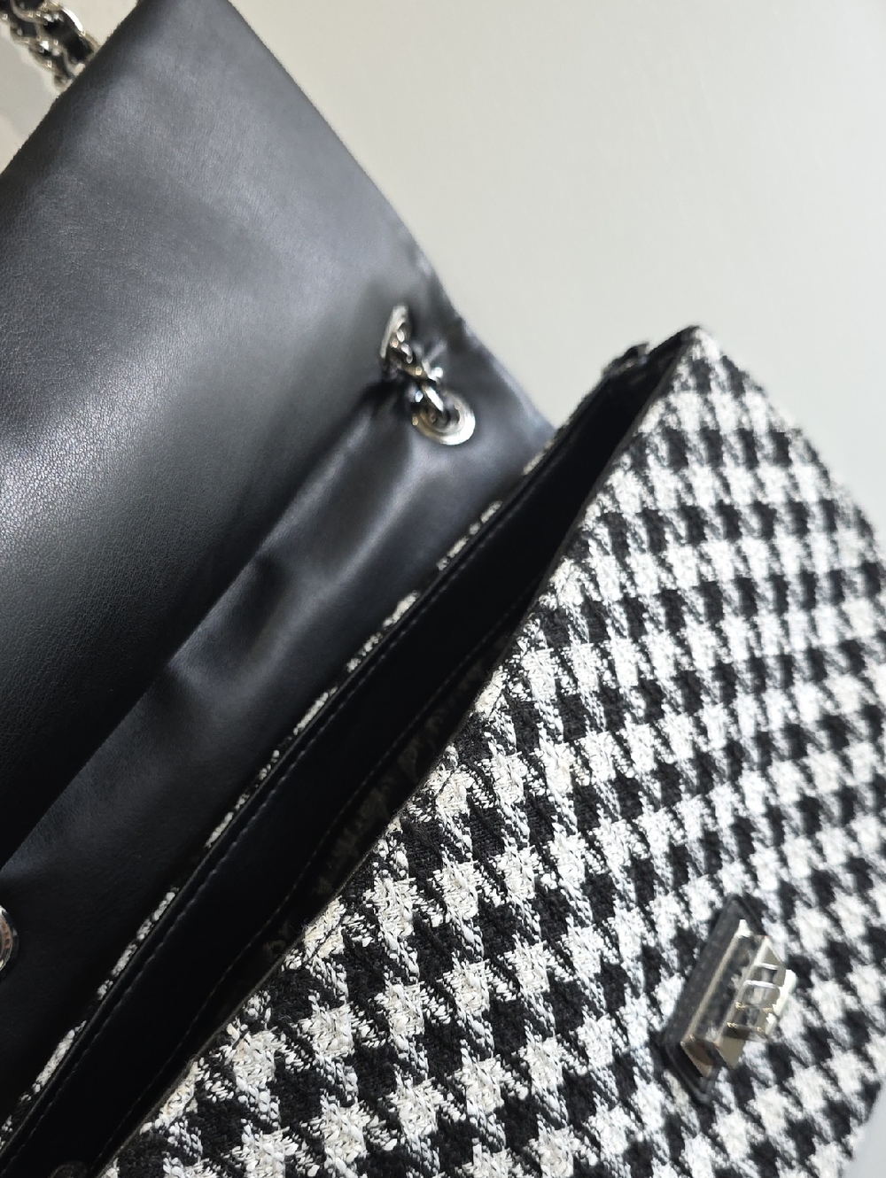 KARL LAGERFELD Handbag - Picture 4 of 7